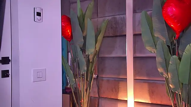 NayaBliss's cam snapshot