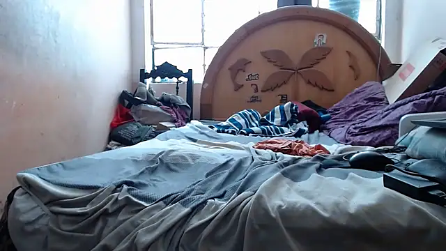 nakedlima live sex cam