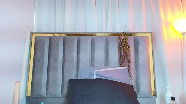 Zoe_Curvy's cam snapshot