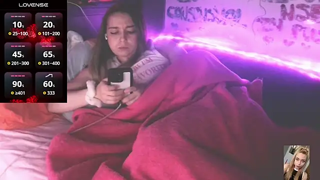 Blondiewithanass live sex cam