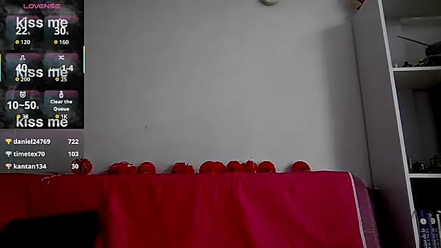 Juliexxxxtasy's cam snapshot