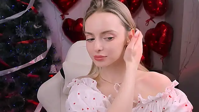 JuliaBrewwer's cam snapshot