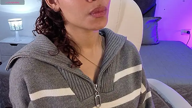 sara_sharma_'s cam snapshot