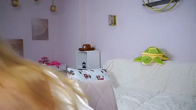 SunnivaCovil's cam snapshot