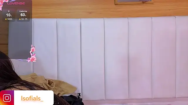 Abril_Velvet_a_ live sex cam