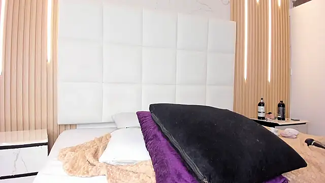 Elody_rousse's cam snapshot