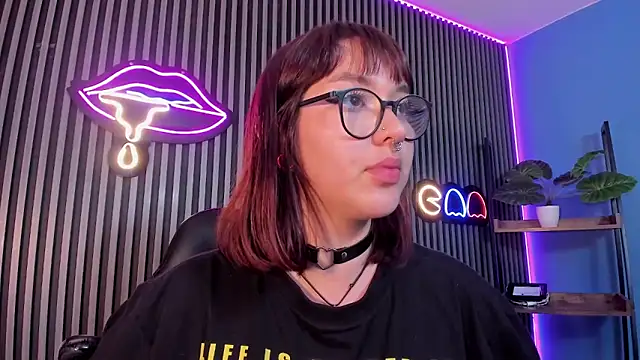 Violett_Lilith live sex cam