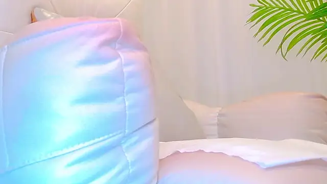 MeettheRainbow live sex cam