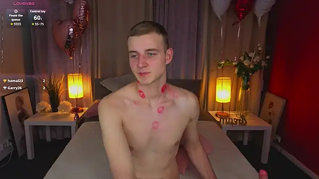 HereAlexColee's cam snapshot