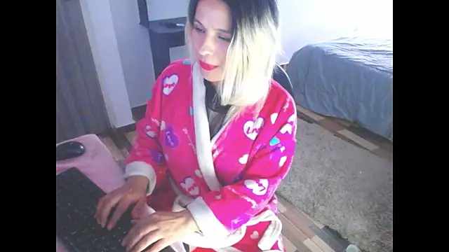 mystica_25's cam snapshot