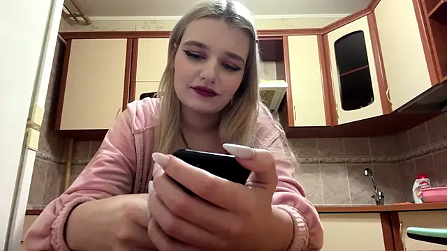 MiaBerlateen's cam snapshot