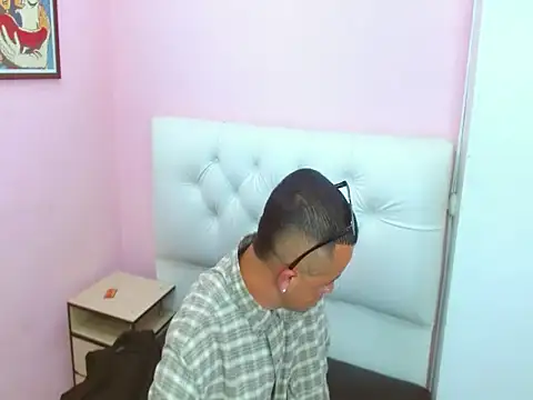 willstronger's cam snapshot