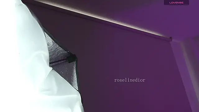 roselinedior live sex cam