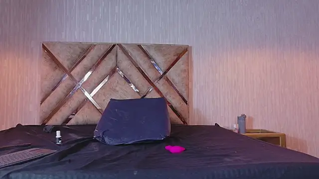 Red_Scarlet16 live sex cam