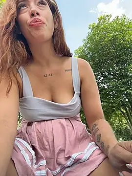 roxyrougee live sex cam