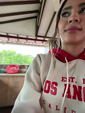 l0lita_emi live sex cam