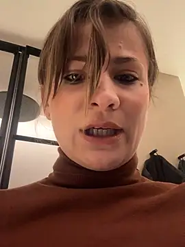 IsabellaEtha live sex cam