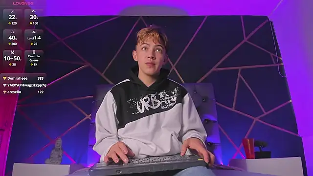 Lian_Miller1_'s cam snapshot