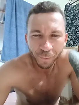 RobertoLuiz84 live sex cam