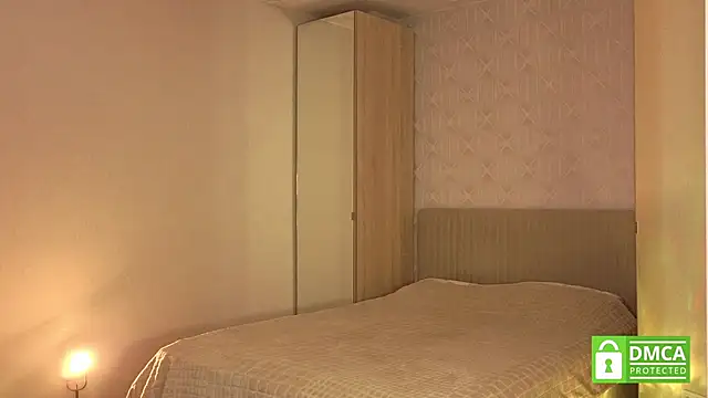 lulu_moonmoon's cam snapshot