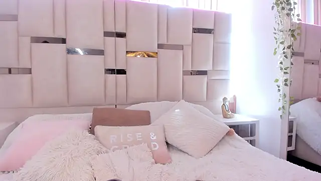 Maya-jhons's cam snapshot