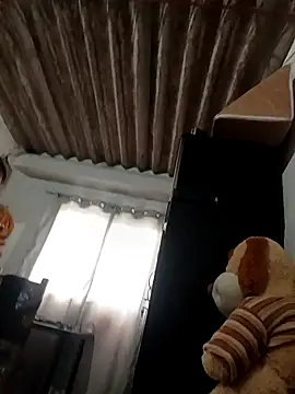 yaneth_'s cam snapshot