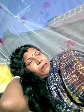 Savita992 live sex cam