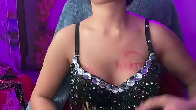 Royal_girl_1's cam snapshot