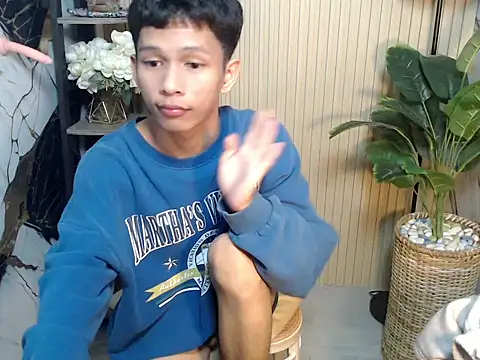 TheBoyAboveYou live sex cam