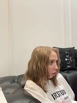 Evelyn_Neal's cam snapshot