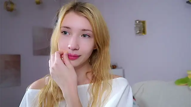 SunnivaCovil live sex cam