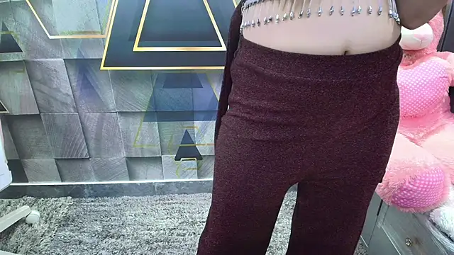 NymphoIsLive's cam snapshot