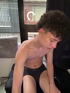 yoursexyjose live sex cam