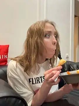 Evelyn_Neal's cam snapshot