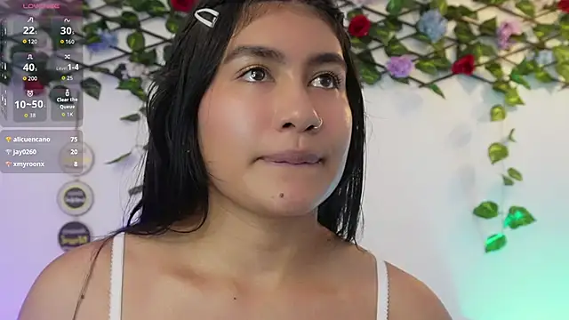 saraBow's cam snapshot