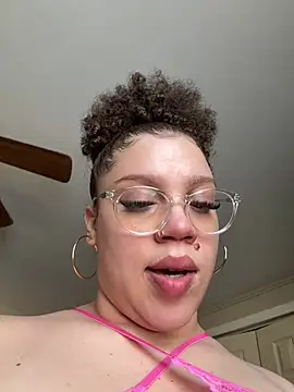 QueenNuttCollector live sex cam