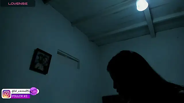 _Emma_whiitee_'s cam snapshot