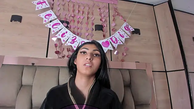 karol_lewiss's cam snapshot