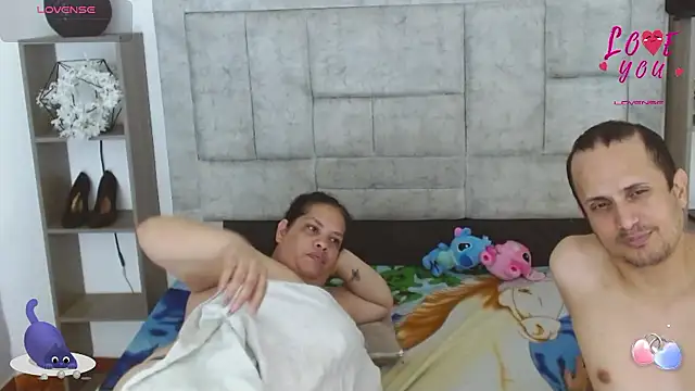 Candy_and_Jh0n live sex cam