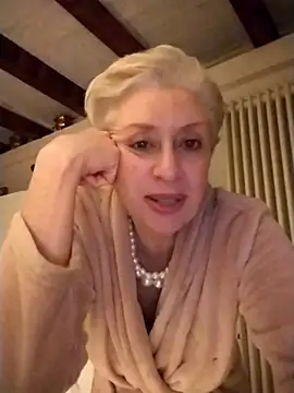 divinaerotica's cam snapshot