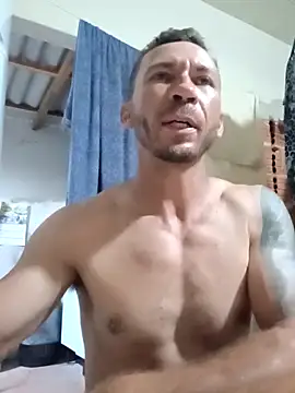RobertoLuiz84 live sex cam