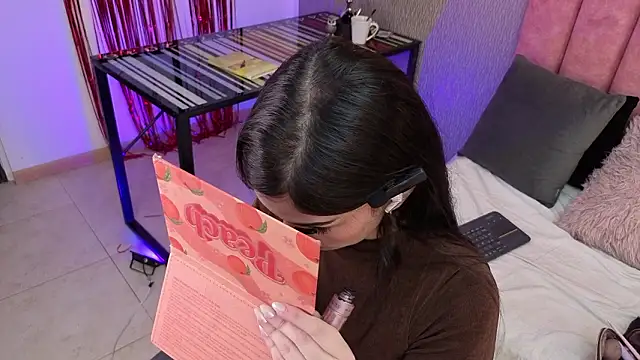 Alexa_Thaylor_'s cam snapshot