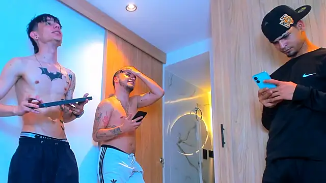 TheBatMansion live sex cam