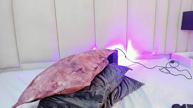 AnnyCherry_'s cam snapshot