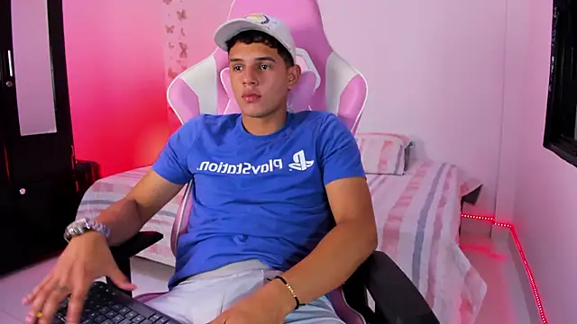 Adrian_Prime_'s cam snapshot