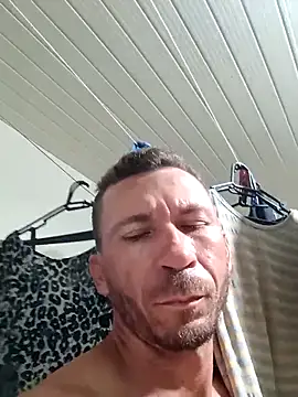 RobertoLuiz84 live sex cam
