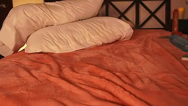 LunaMystyque live sex cam