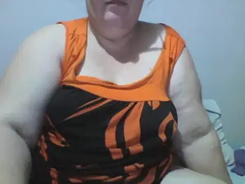 JuicyBellaaa's cam snapshot