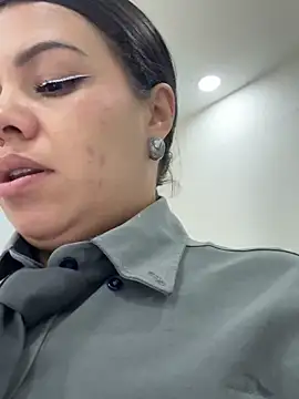 Ariana-07 live sex cam