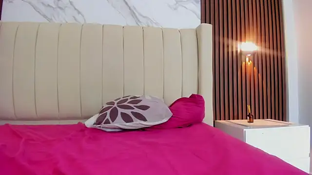 BELLA_STONE3's cam snapshot